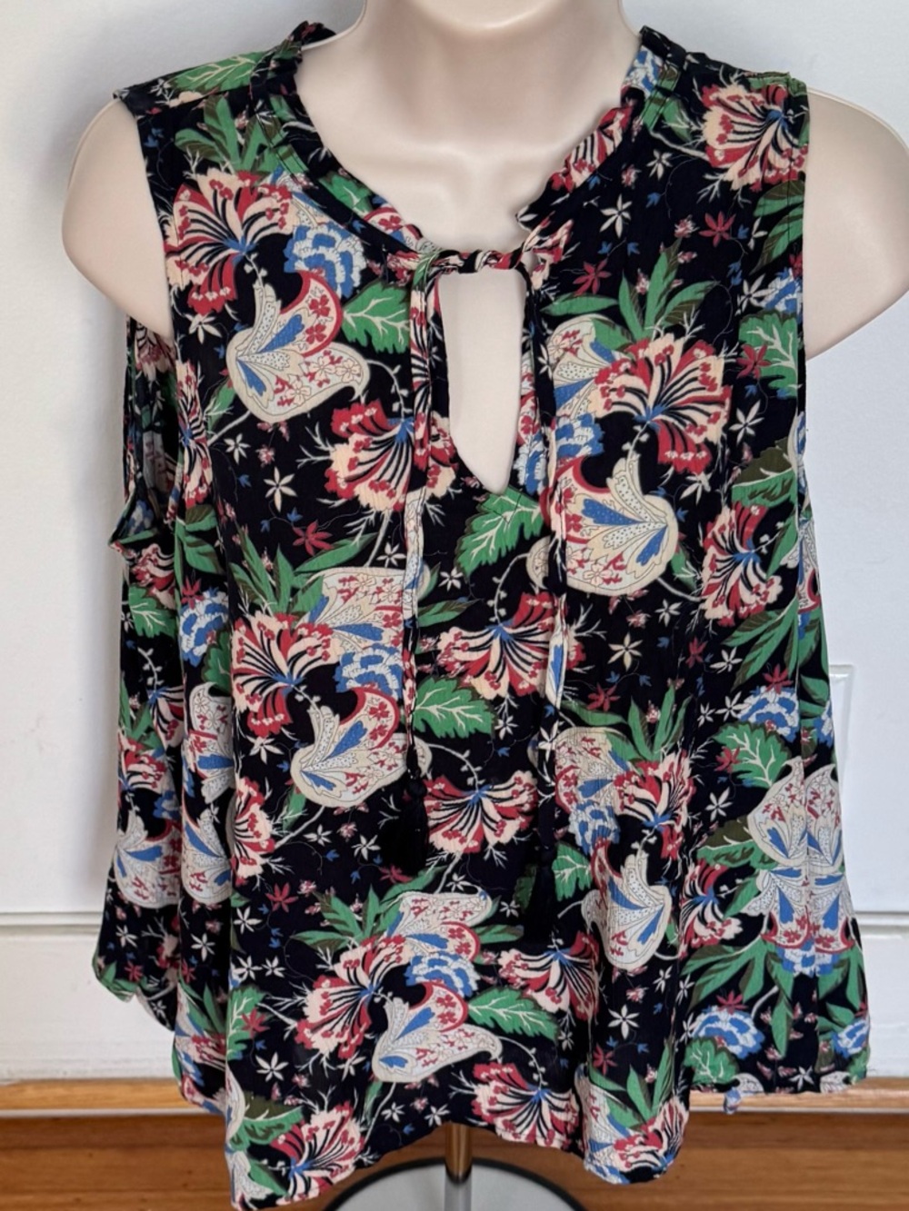 J. Crew Black drapery Floral island Keyhole Tie Sleeveless Camisole, size XS